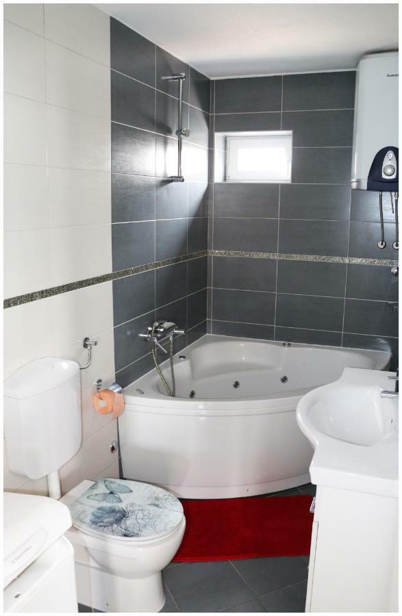 Apartman Loretta 프리모스턴 외부 사진